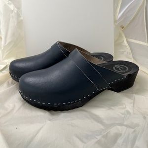 Toffeln Wooden Soled Clogs
